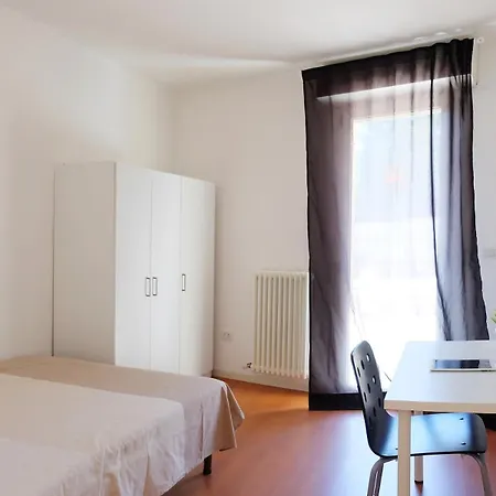 Casa Ulivo, Strategic Location With Parking Space Римини