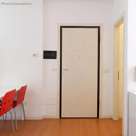 Casa Ulivo, Strategic Location With Parking Space * Римини